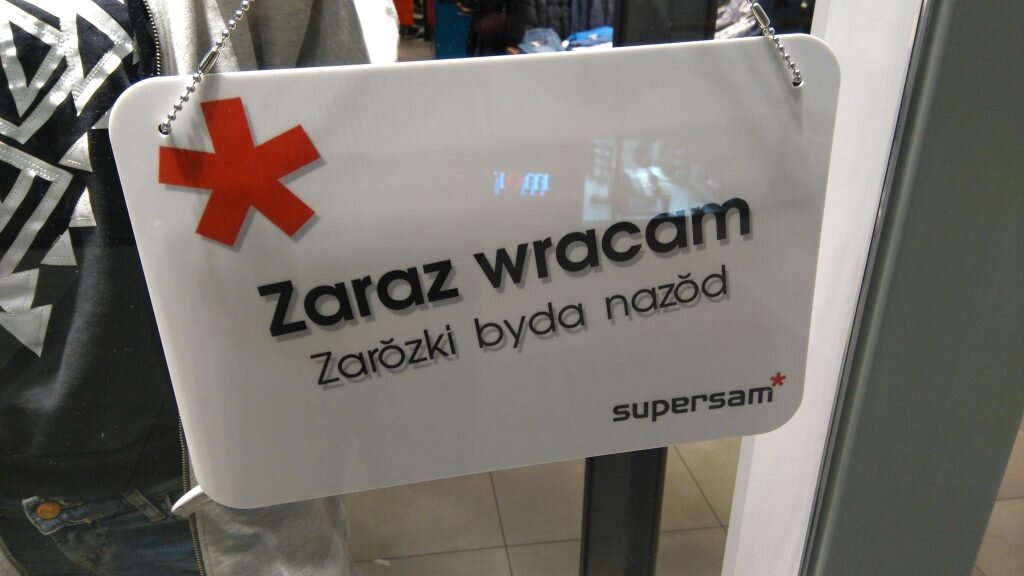 „Stylizacja” języka polskiego na „gwarę”.