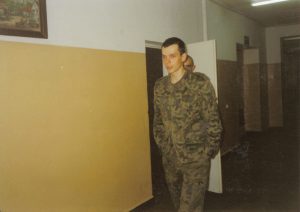 Grzegorz Kulik w mundurze Wojska Polskiego.