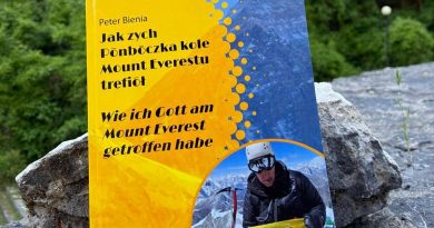 Peter Bienia i jego 3 ślōnske ksiōnżki