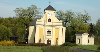 Słynny „Krzywy kościół” w Karwinie na Czeskim Śląsku zaprasza zwiedzających